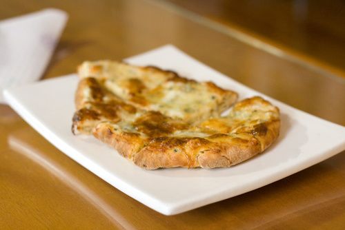 Pane azzimo: proprietà, calorie, valori nutrizionali e ricetta del pane  senza lievito