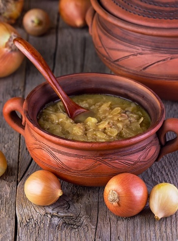 Zuppa di cipolle dorate