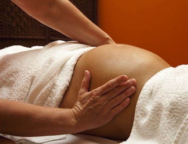 Il massaggio ayurvedico per le donne in gravidanza