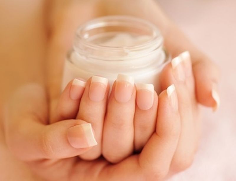 Curare le mani con i cosmetici naturali fai da te