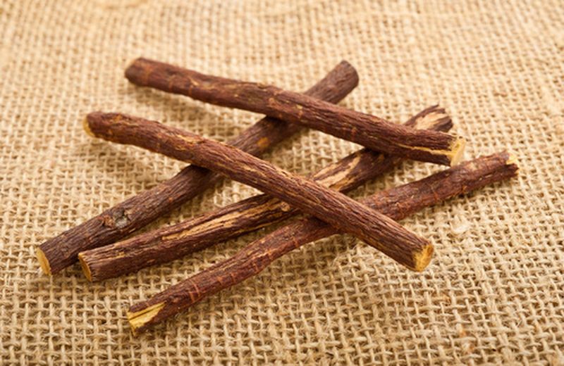 La pianta di liquirizia tra le erbe aromatiche La pianta di liquirizia tra le erbe aromatiche