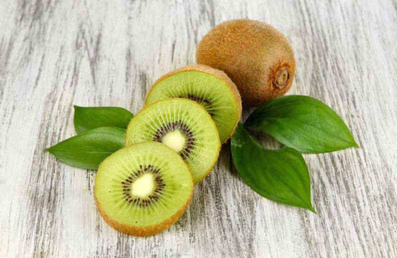 Le proprietà del kiwi, frutto multivitaminico