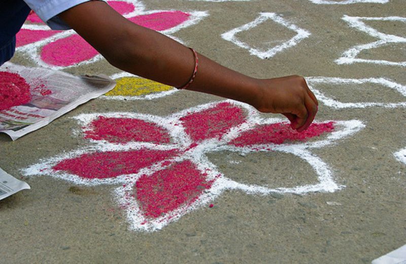 I kolam: tra meditazione, fisica e metafisica I kolam: tra meditazione, fisica e metafisica