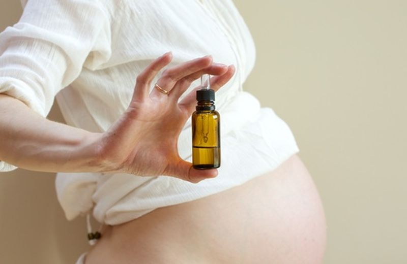 Gli oli essenziali utili in gravidanza