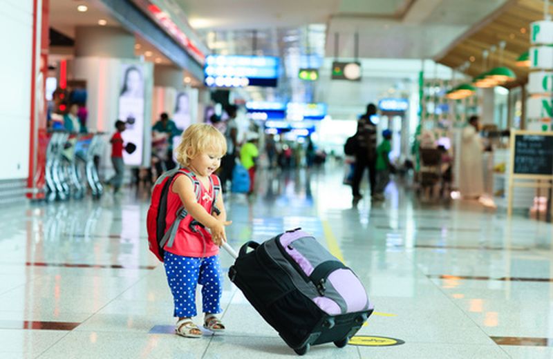 Viaggiare sicuri con i bambini, i consigli della SIP
